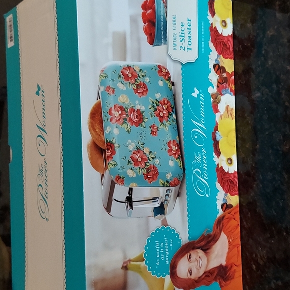 The Pioneer Woman Kitchen The Pioneer Woman Vintage 2 Slice Toaster